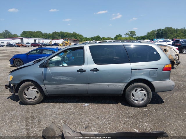 Продажа на аукционе авто 2000 Toyota Sienna Le, vin: 4T3ZF13C8YU302340, номер лота: 45670140