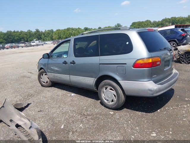 2000 Toyota Sienna Le მანქანა იყიდება აუქციონზე, vin: 4T3ZF13C8YU302340, აუქციონის ნომერი: 45670140
