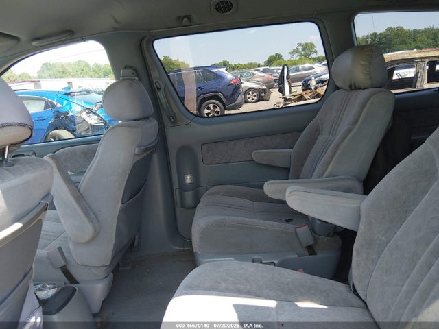 Продажа на аукционе авто 2000 Toyota Sienna Le, vin: 4T3ZF13C8YU302340, номер лота: 45670140
