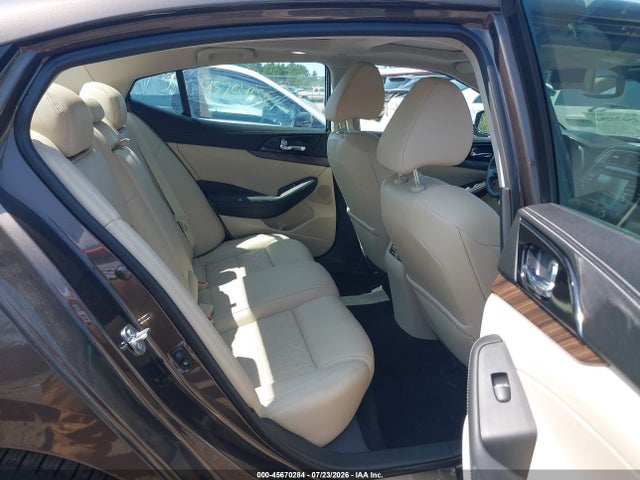 Продажа на аукционе авто 2016 Nissan Maxima 3.5 Platinum, vin: 1N4AA6AP0GC385011, номер лота: 45670284
