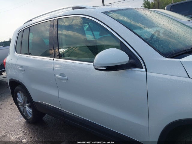 2016 Volkswagen Tiguan Se მანქანა იყიდება აუქციონზე, vin: WVGBV7AX7GW551785, აუქციონის ნომერი: 45670397