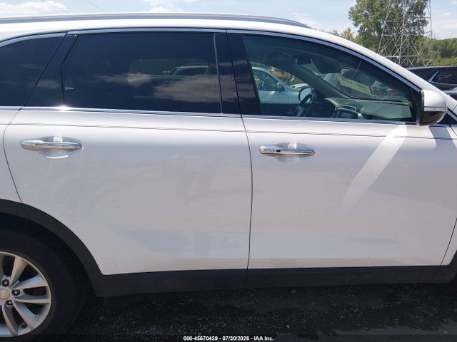 45670439 :رقم المزاد ، 5XYPG4A32HG322266 vin ، 2017 Kia Sorento 2.4l Lx مزاد بيع