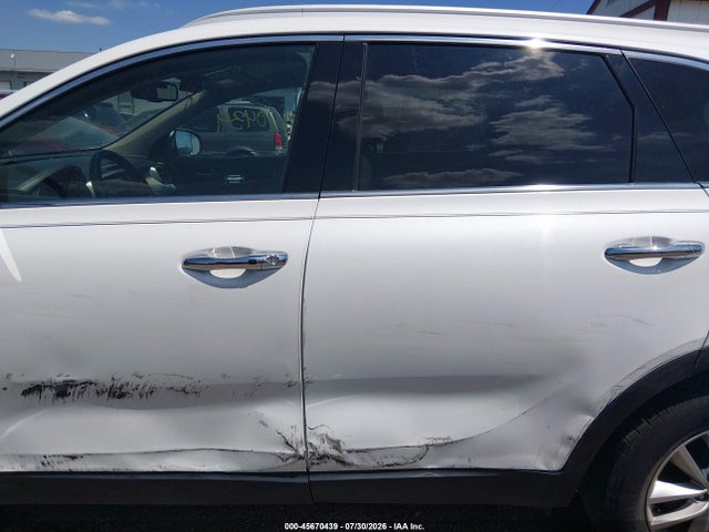 45670439 :رقم المزاد ، 5XYPG4A32HG322266 vin ، 2017 Kia Sorento 2.4l Lx مزاد بيع