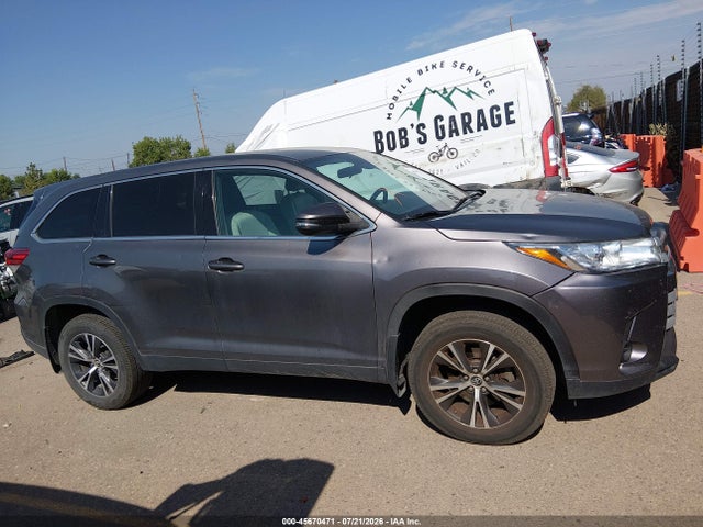 45670471 :رقم المزاد ، 5TDBZRFH4KS974838 vin ، 2019 Toyota Highlander Le مزاد بيع