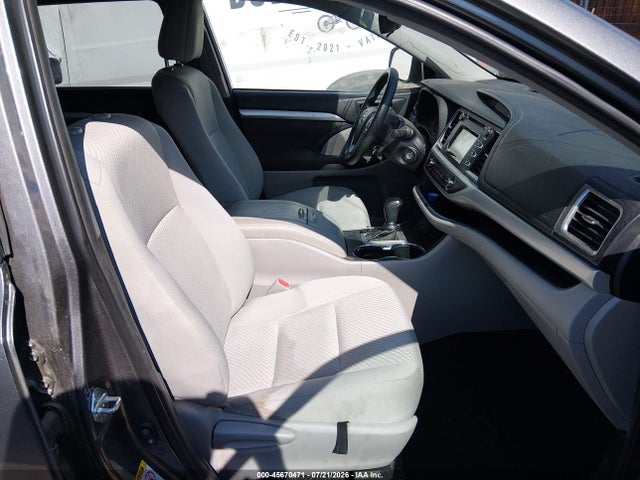 45670471 :رقم المزاد ، 5TDBZRFH4KS974838 vin ، 2019 Toyota Highlander Le مزاد بيع