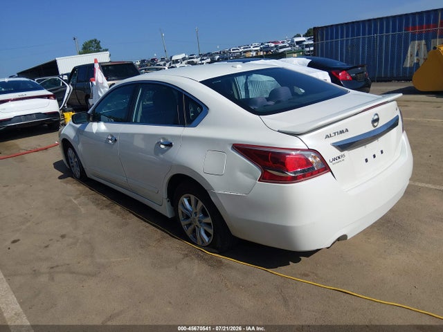 Nissan Altima 2.5 S 2015 1N4AL3AP7FC105804 Image 3