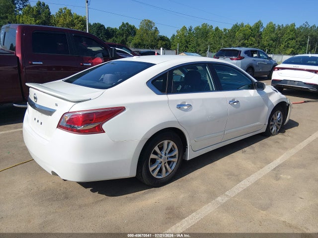 Nissan Altima 2.5 S 2015 1N4AL3AP7FC105804 Image 4