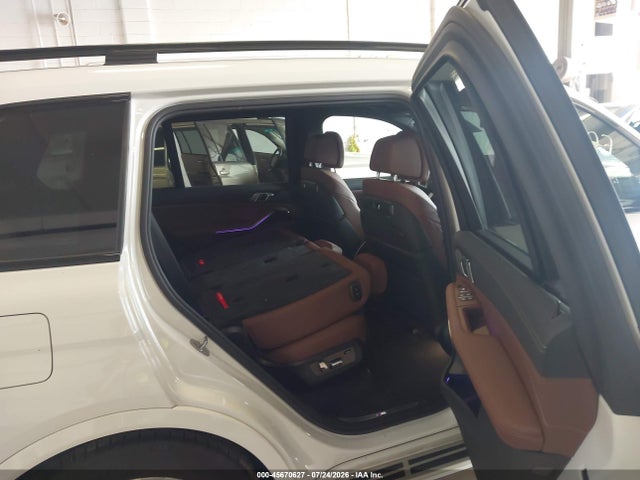 45670627 :رقم المزاد ، 5UX23EM06V9428938 vin ، 2027 Bmw X7 مزاد بيع