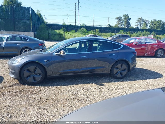 2020 Tesla Model 3 Standard Range Plus Rear-wheel Drive/standard Range Rear-wheel Drive მანქანა იყიდება აუქციონზე, vin: 5YJ3E1EAXLF736732, აუქციონის ნომერი: 45670645