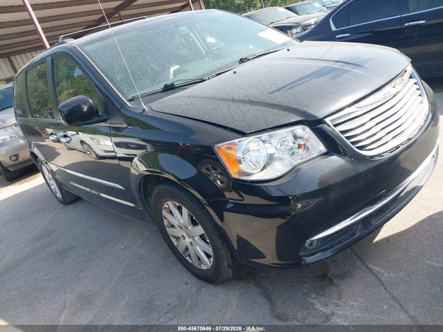 Chrysler Town &amp; Country Touring 2015 2C4RC1BG7FR699477 main image