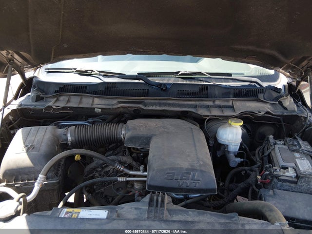 45670844 :رقم المزاد ، 3C6JR6DG9KG502192 vin ، 2019 Ram 1500 Classic Tradesman  4x2 8' Box مزاد بيع