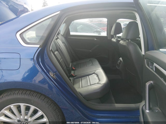 1VWBT7A32GC031757 Volkswagen Passat 1.8t Se
