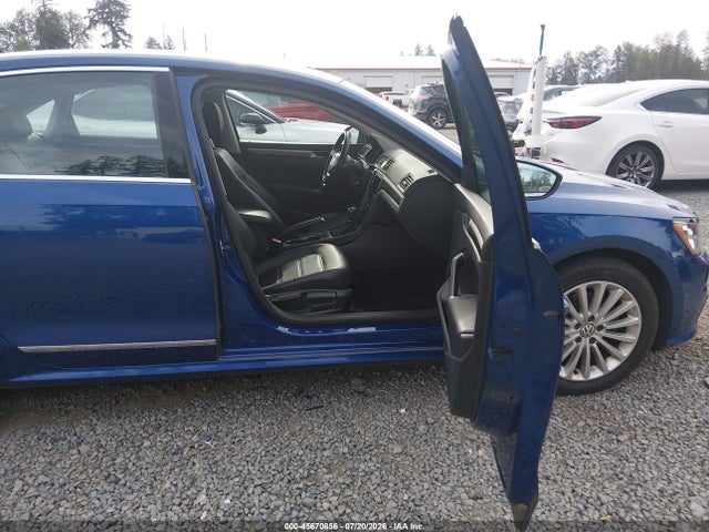 1VWBT7A32GC031757 Volkswagen Passat 1.8t Se
