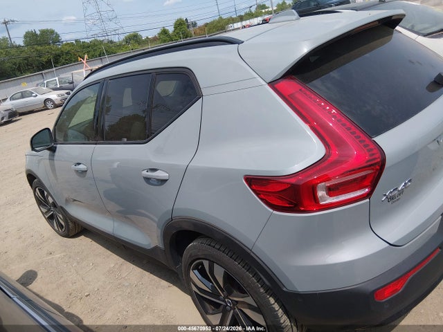 Продаж на аукціоні авто 2024 Volvo Xc40 B5 Ultimate Dark Theme, vin: YV4L12UM0R2280164, номер лоту: 45670953
