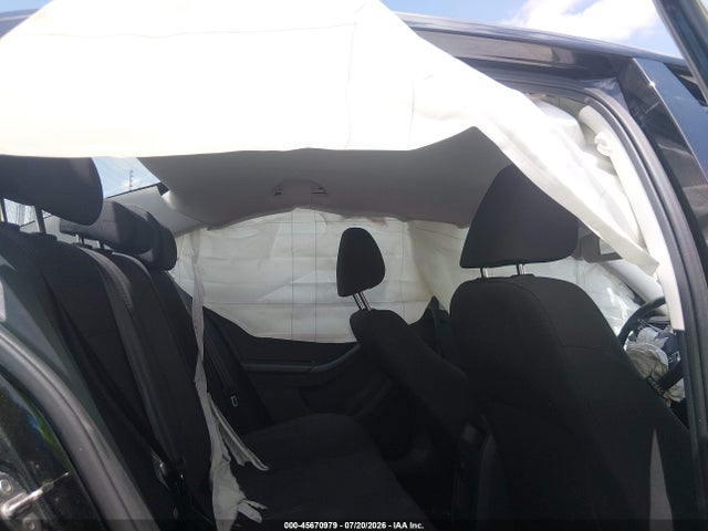 Продажа на аукционе авто 2015 Volkswagen Jetta 2.0l S, vin: 3VW2K7AJ7FM355351, номер лота: 45670979