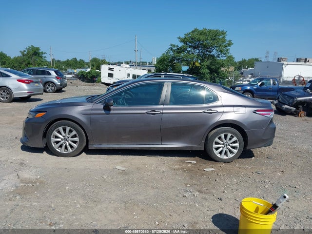 4T1B11HK1JU151047 Toyota CAMRY LE