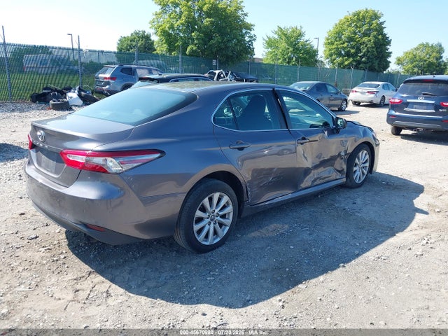 4T1B11HK1JU151047 Toyota CAMRY LE