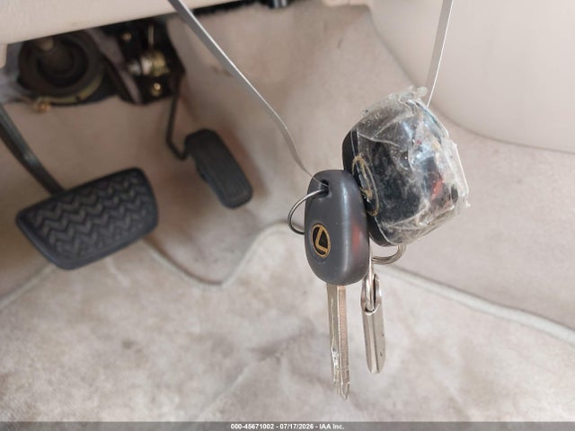Продажа на аукционе авто 2003 Lexus Es 300, vin: JTHBF30GX30103967, номер лота: 45671002