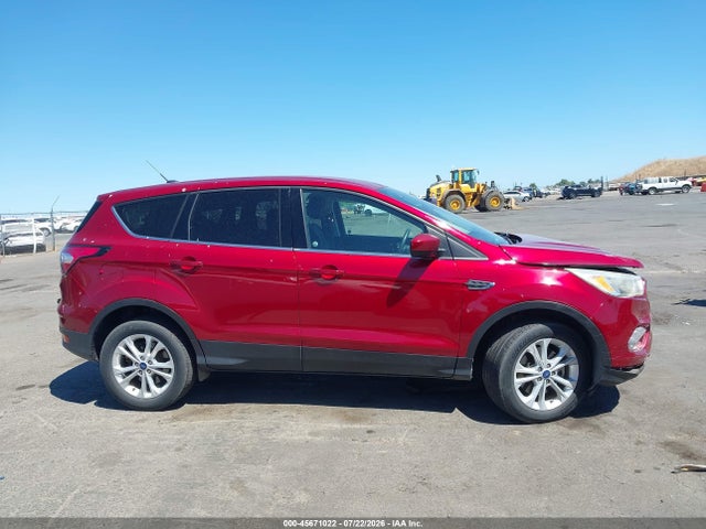 1FMCU9GD3HUE74894 Ford ESCAPE SE