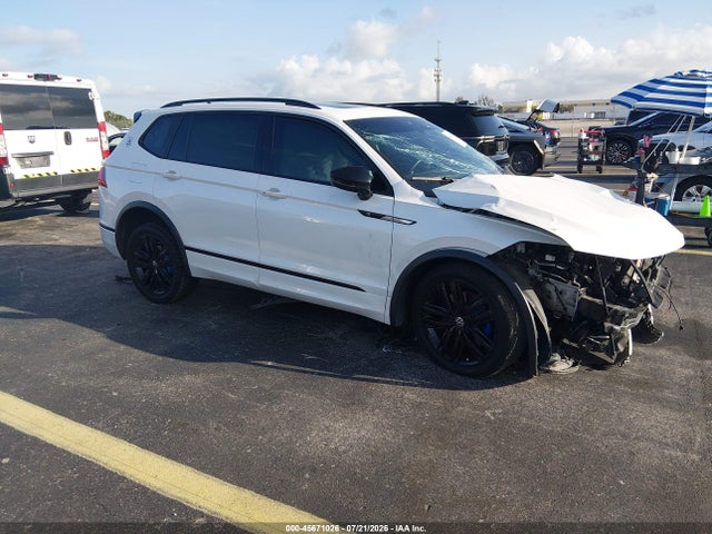 Aukcja sprzedaży 2022 Volkswagen Tiguan 2.0t Se R-line Black, vin: 3VVCB7AX2NM105270, numer aukcji: 45671026