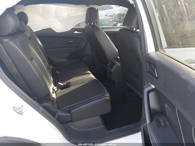 Aukcja sprzedaży 2022 Volkswagen Tiguan 2.0t Se R-line Black, vin: 3VVCB7AX2NM105270, numer aukcji: 45671026
