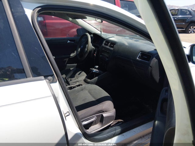 3VW2K7AJ9EM424412 Volkswagen Jetta 2.0l S