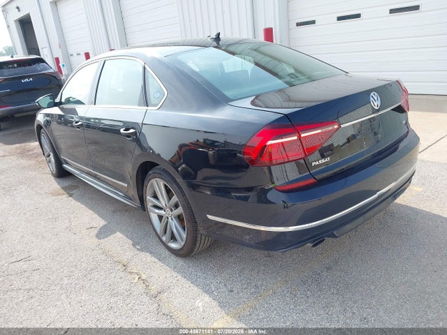 2017 Volkswagen Passat 1.8t R-line მანქანა იყიდება აუქციონზე, vin: 1VWDT7A36HC080518, აუქციონის ნომერი: 45671141