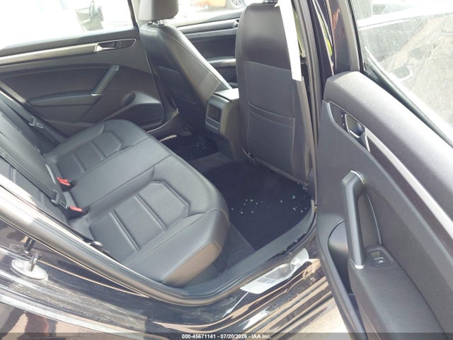 2017 Volkswagen Passat 1.8t R-line მანქანა იყიდება აუქციონზე, vin: 1VWDT7A36HC080518, აუქციონის ნომერი: 45671141
