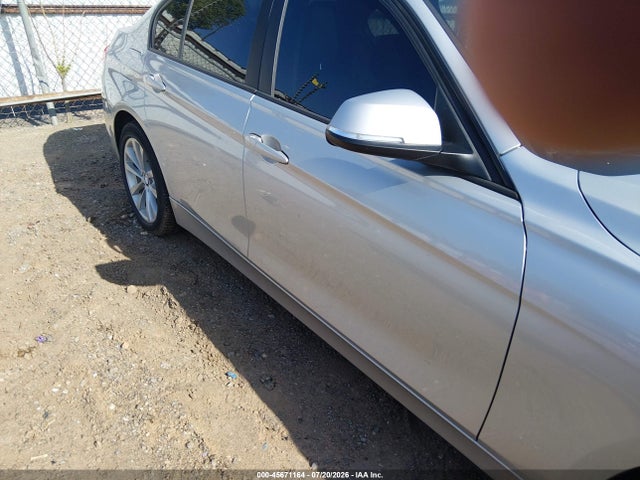 Aukcja sprzedaży 2016 Bmw 320i, vin: WBA8A9C57GK617533, numer aukcji: 45671164