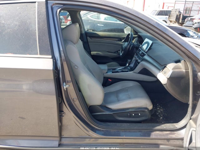 1HGCV1F97JA027784 Honda Accord Touring