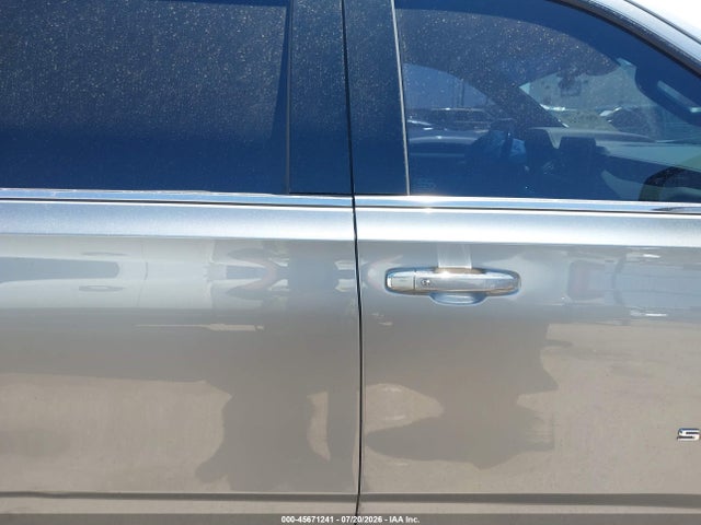 45671241 :رقم المزاد ، 1GNSKFKD4PR172731 vin ، 2023 Chevrolet Suburban 4wd Premier مزاد بيع