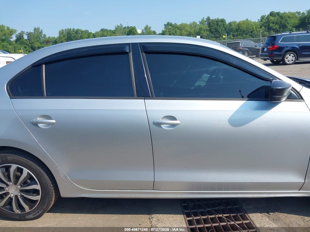 2013 Volkswagen Jetta 2.0l S მანქანა იყიდება აუქციონზე, vin: 3VW2K7AJXDM221608, აუქციონის ნომერი: 45671248