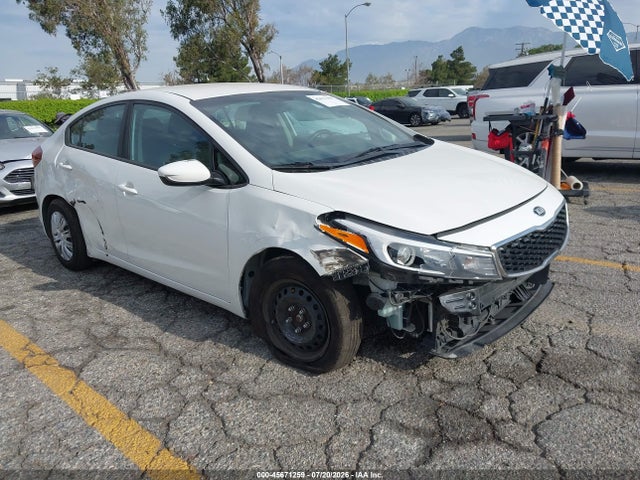 45671259 :رقم المزاد ، 3KPFK4A77HE043745 vin ، 2017 Kia Forte Lx مزاد بيع