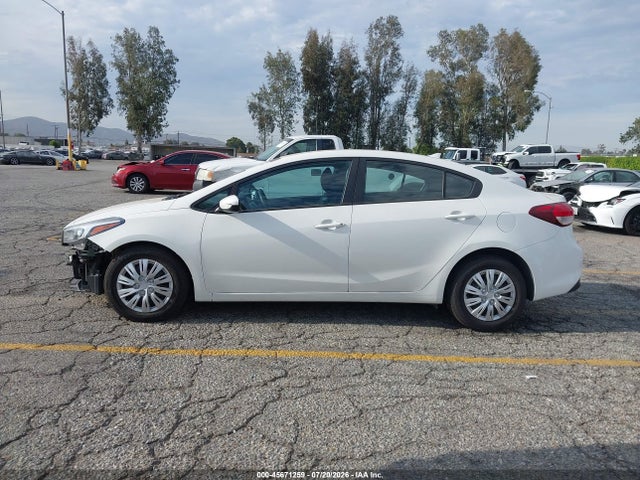 45671259 :رقم المزاد ، 3KPFK4A77HE043745 vin ، 2017 Kia Forte Lx مزاد بيع