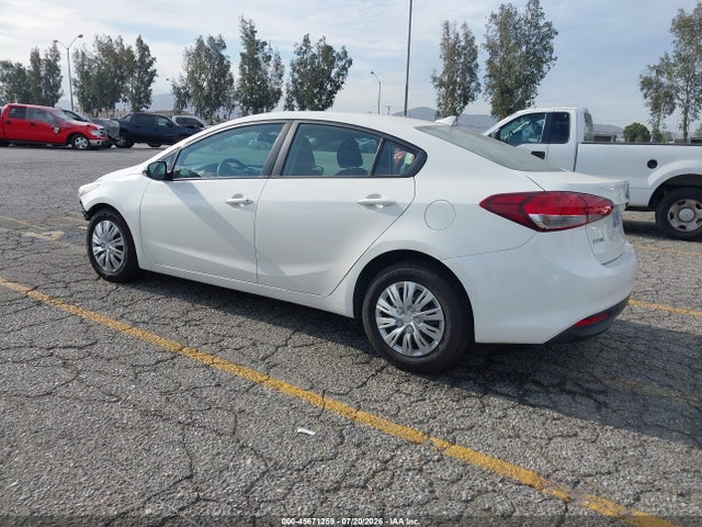 45671259 :رقم المزاد ، 3KPFK4A77HE043745 vin ، 2017 Kia Forte Lx مزاد بيع