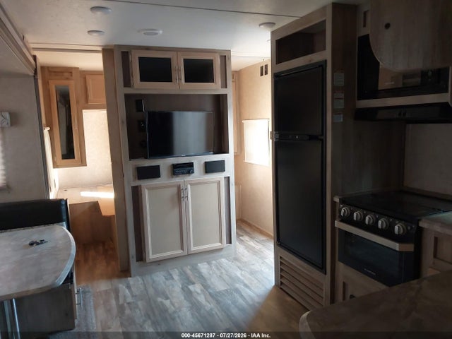 Catalina Trail Blaze 35' Bumper Pull 2019 5ZT2CAUB7KU033542 Image 5