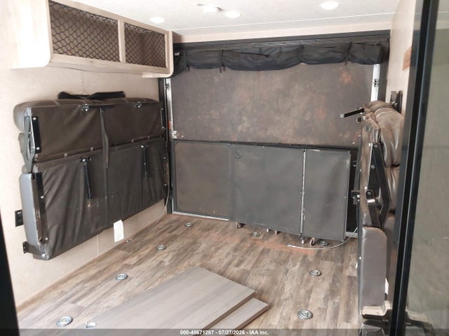 Catalina Trail Blaze 35' Bumper Pull 2019 5ZT2CAUB7KU033542 Image 8