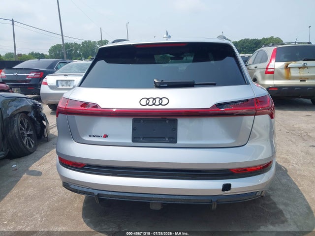 Продажа на аукционе авто 2022 Audi E-tron S Prestige Quattro, vin: WA1VCBGE2NB035588, номер лота: 45671315