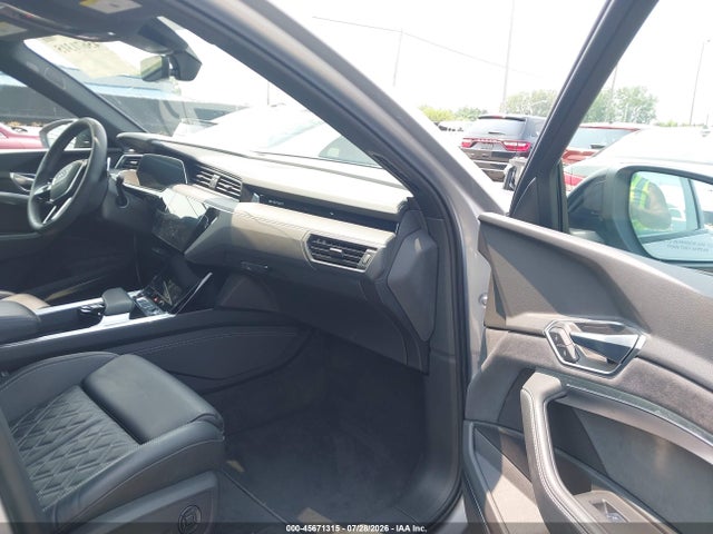Продажа на аукционе авто 2022 Audi E-tron S Prestige Quattro, vin: WA1VCBGE2NB035588, номер лота: 45671315