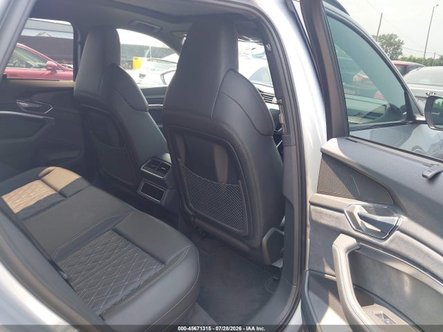 Продажа на аукционе авто 2022 Audi E-tron S Prestige Quattro, vin: WA1VCBGE2NB035588, номер лота: 45671315
