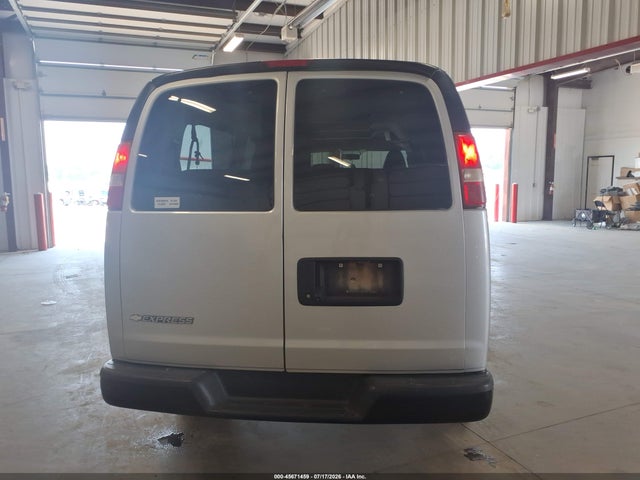 Chevrolet Express 3500 Ls 2017 1GAZGNFG2H1293631 Image 16