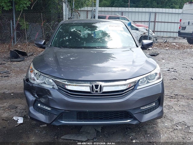 45671623 :رقم المزاد ، 1HGCR2F62HA062677 vin ، 2017 Honda Accord Sport مزاد بيع