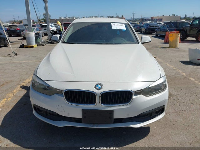 BMW 320i 2016 WBA8A9C51GK618824 Image 14