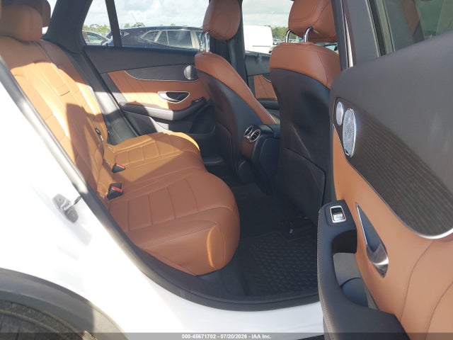 45671702 :رقم المزاد ، W1N0G8EB8MF896922 vin ، 2021 Mercedes-benz Glc 300 4matic Suv مزاد بيع