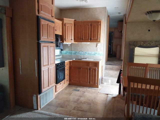 2009 Forest River Cedar Creek 30 Lsa მანქანა იყიდება აუქციონზე, vin: 4X4FCRF289S201798, აუქციონის ნომერი: 45671747