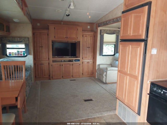 2009 Forest River Cedar Creek 30 Lsa მანქანა იყიდება აუქციონზე, vin: 4X4FCRF289S201798, აუქციონის ნომერი: 45671747