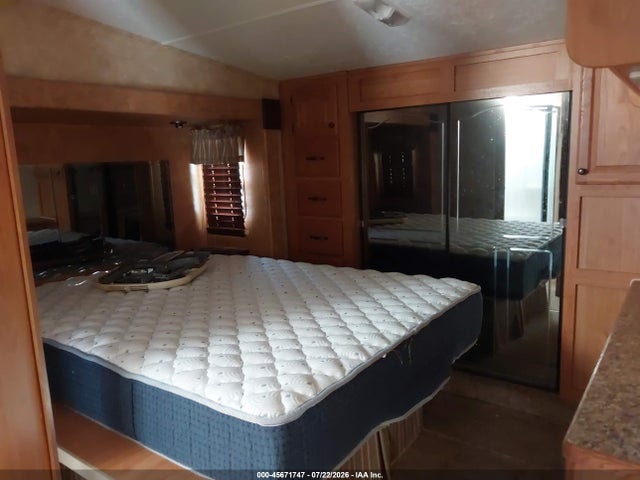 2009 Forest River Cedar Creek 30 Lsa მანქანა იყიდება აუქციონზე, vin: 4X4FCRF289S201798, აუქციონის ნომერი: 45671747