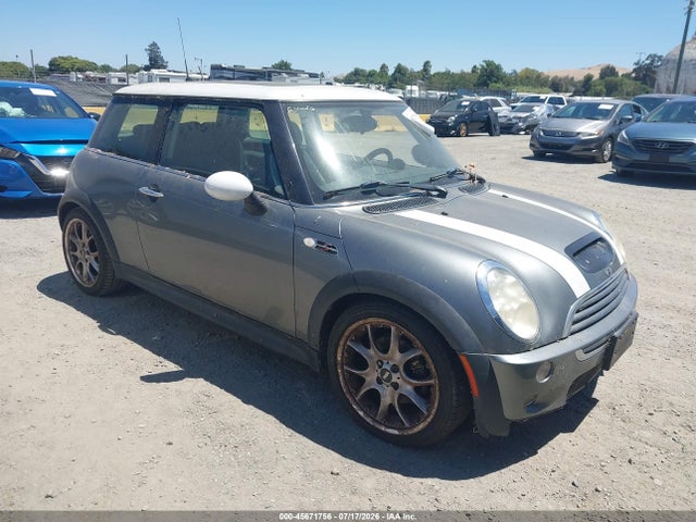 45671756 :رقم المزاد ، WMWRE33566TJ39331 vin ، 2006 Mini Cooper S مزاد بيع
