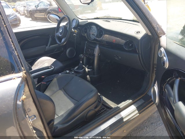 45671756 :رقم المزاد ، WMWRE33566TJ39331 vin ، 2006 Mini Cooper S مزاد بيع