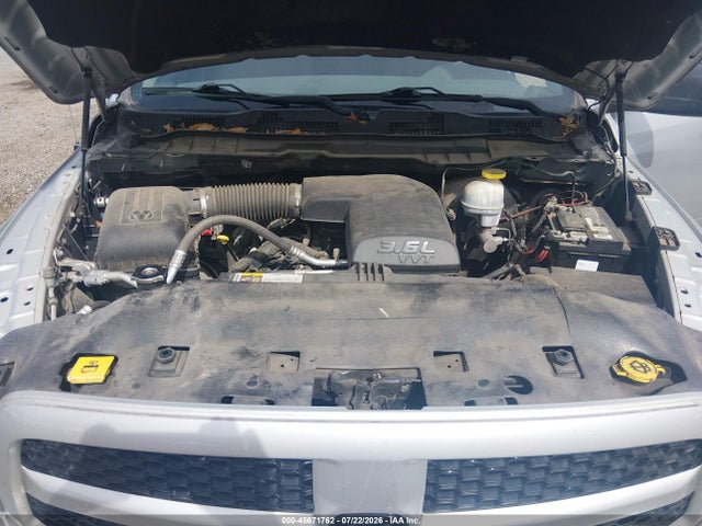 45671762 :رقم المزاد ، 1C6RR6FG2JS337285 vin ، 2018 Ram 1500 Express  4x2 6'4 Box مزاد بيع
